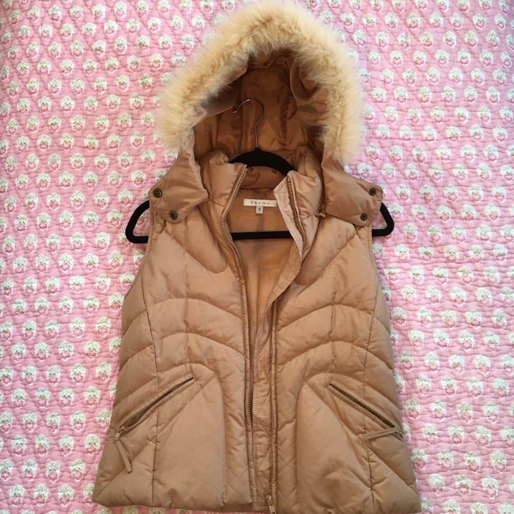 Thomo/Theme(?) Camel Light Puffer Vest Sz 36/S/2